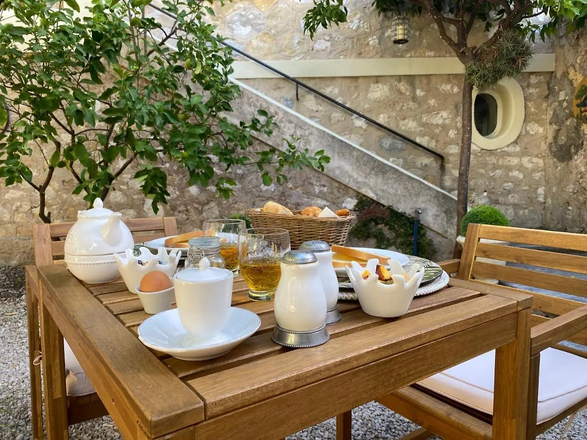 Le Jardin D'Elma Bed and Breakfast Vence 0*,